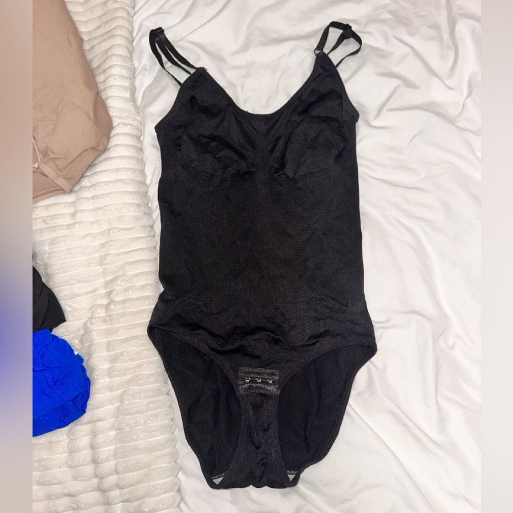 Waist-Snatching Bodysuit – Beige & Black, Size XL (Fits Like M), Unworn BOGO